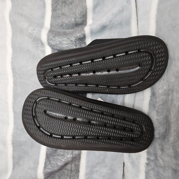 CUSHIONAIRE KID SLIPPER - Picture 7 of 7